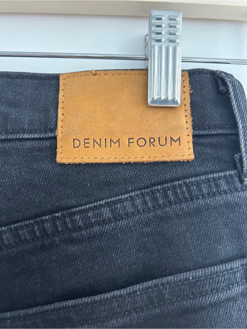 Aritzia Denim Forum The Arlo High Rise Straight 28L Black Jeans Size 24 - Picture 3 of 6
